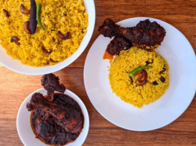 Basanti Gobindo Bhog Pulao With Chicken